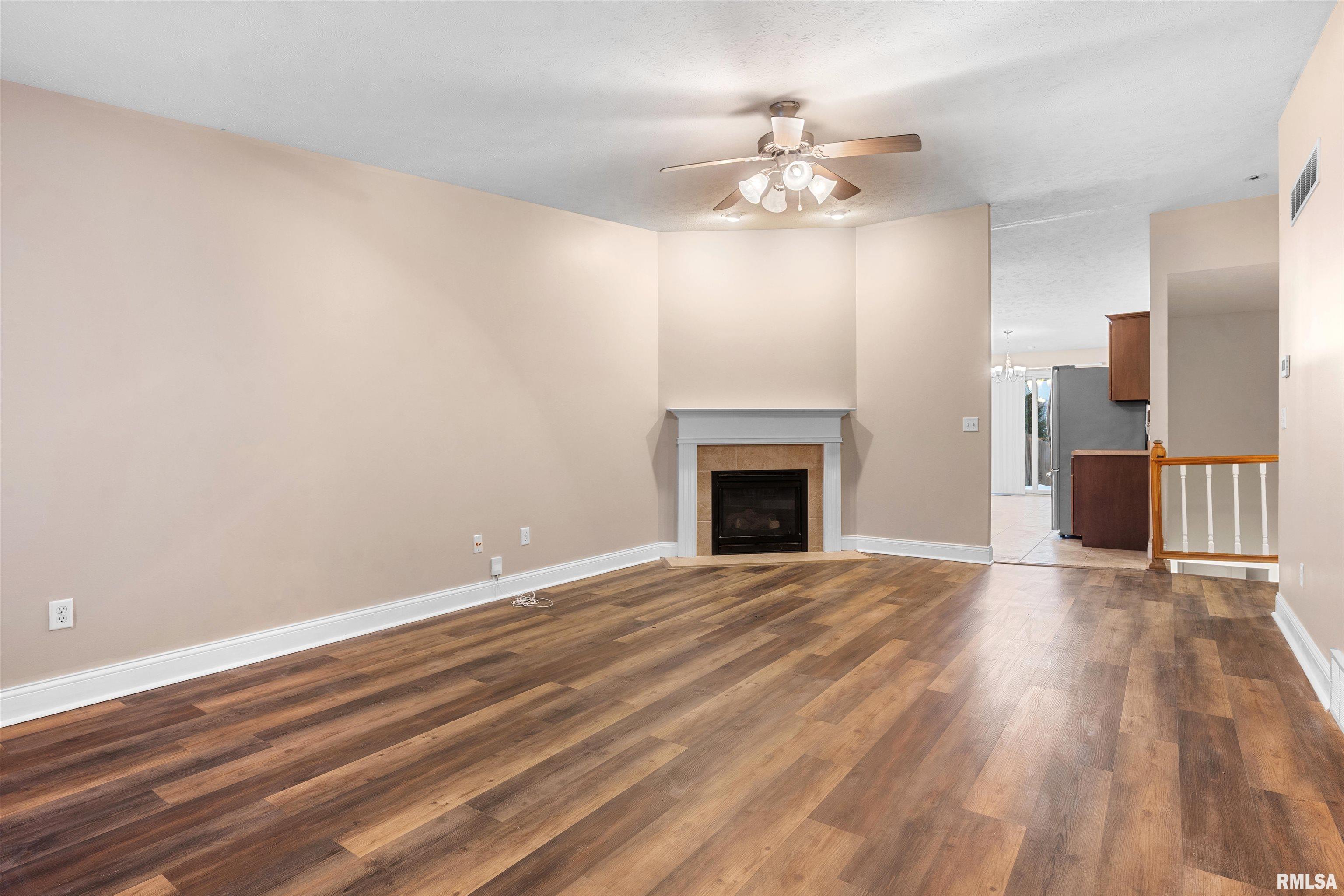 2401 Asheville Drive Springfield, IL 62711 - Photo 2 of 29