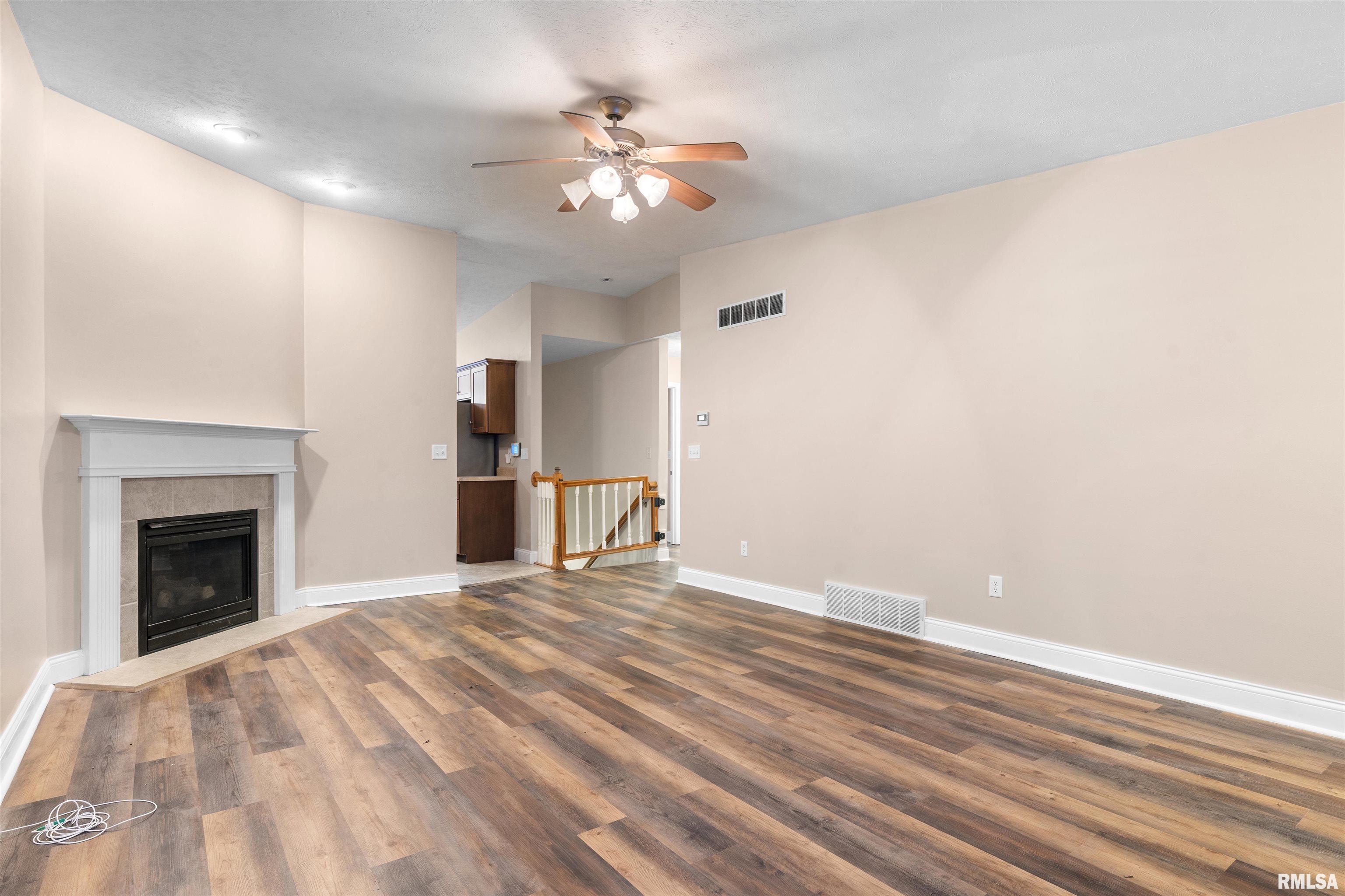 2401 Asheville Drive Springfield, IL 62711 - Photo 3 of 29