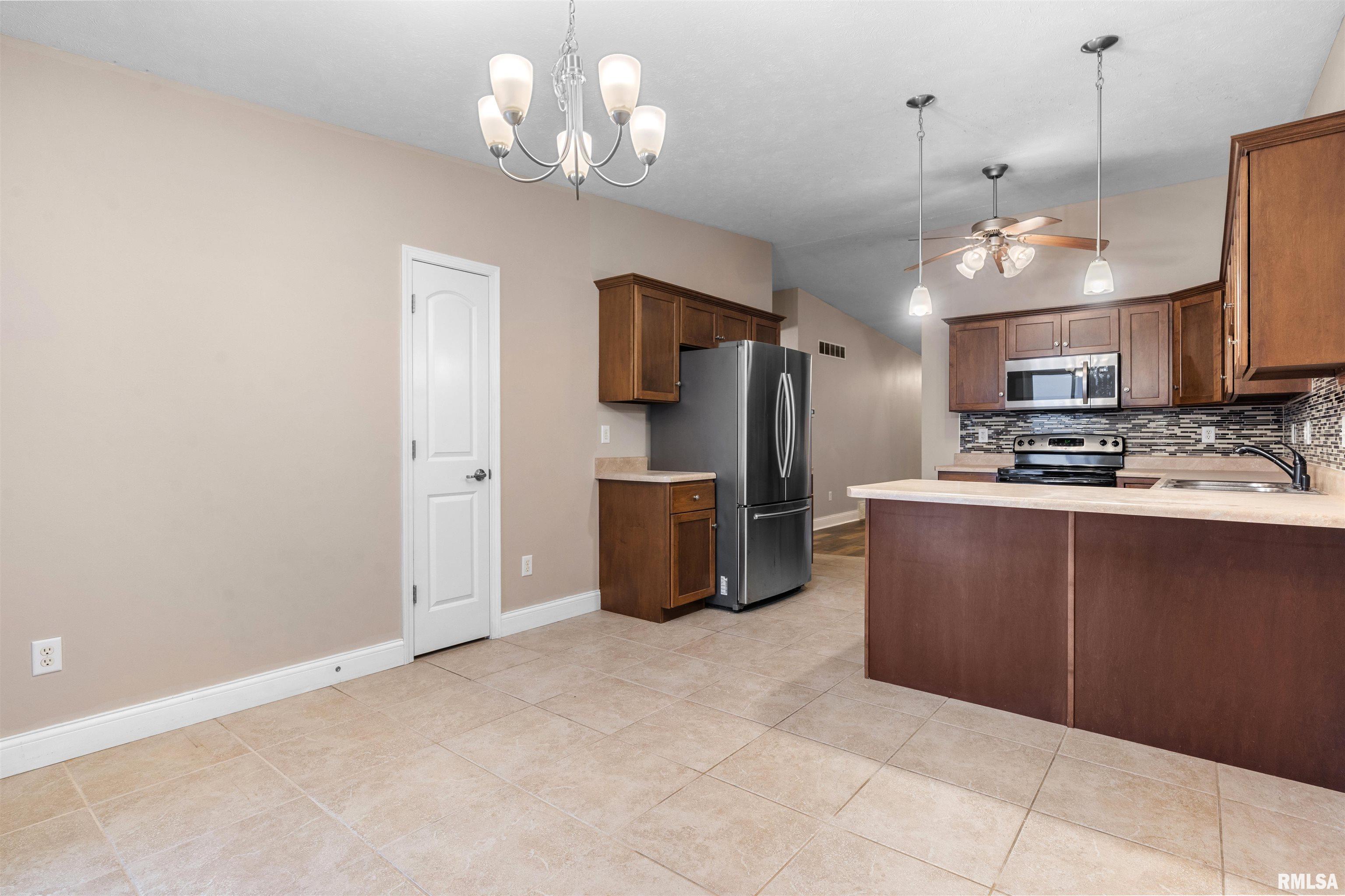 2401 Asheville Drive Springfield, IL 62711 - Photo 8 of 29