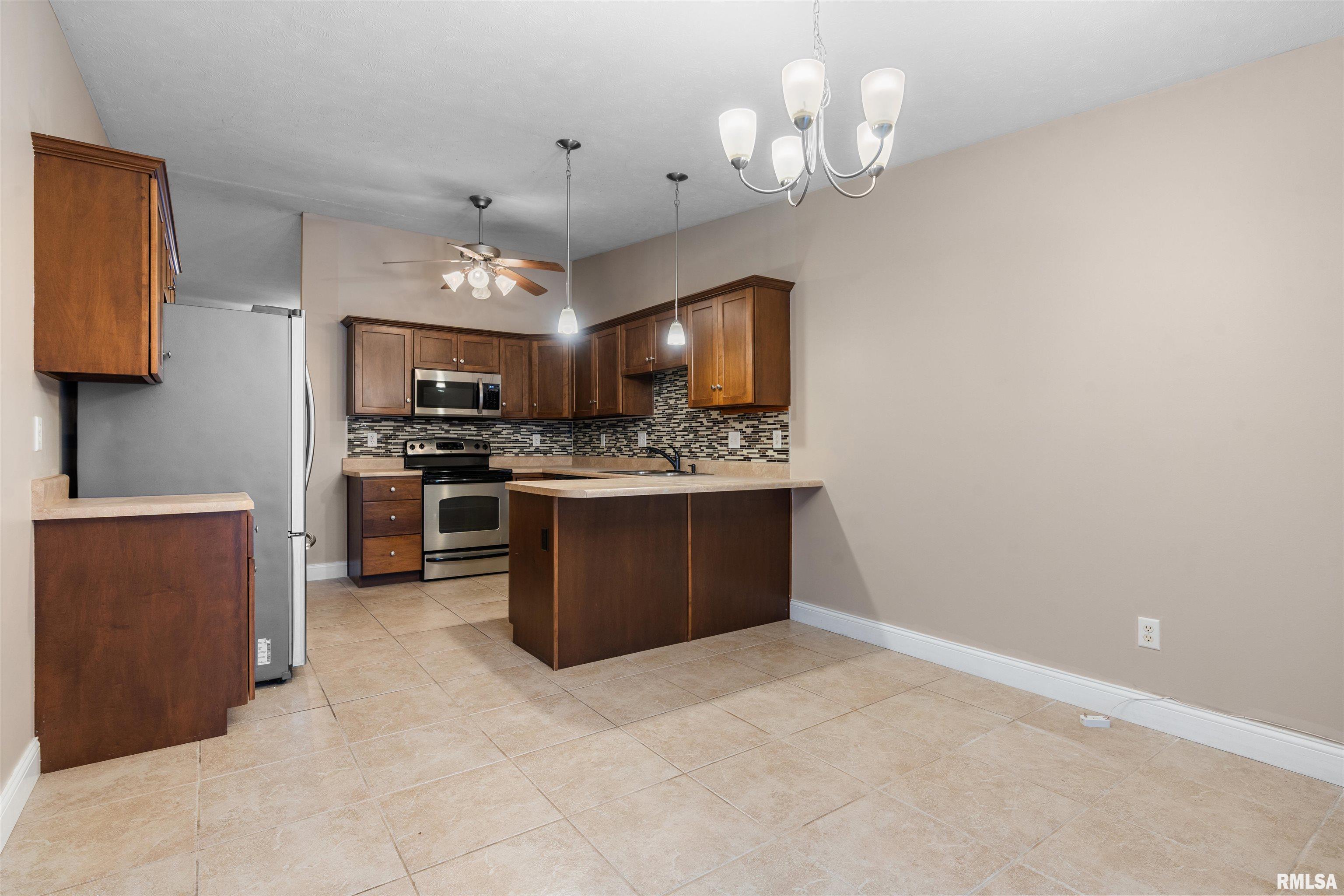 2401 Asheville Drive Springfield, IL 62711 - Photo 9 of 29