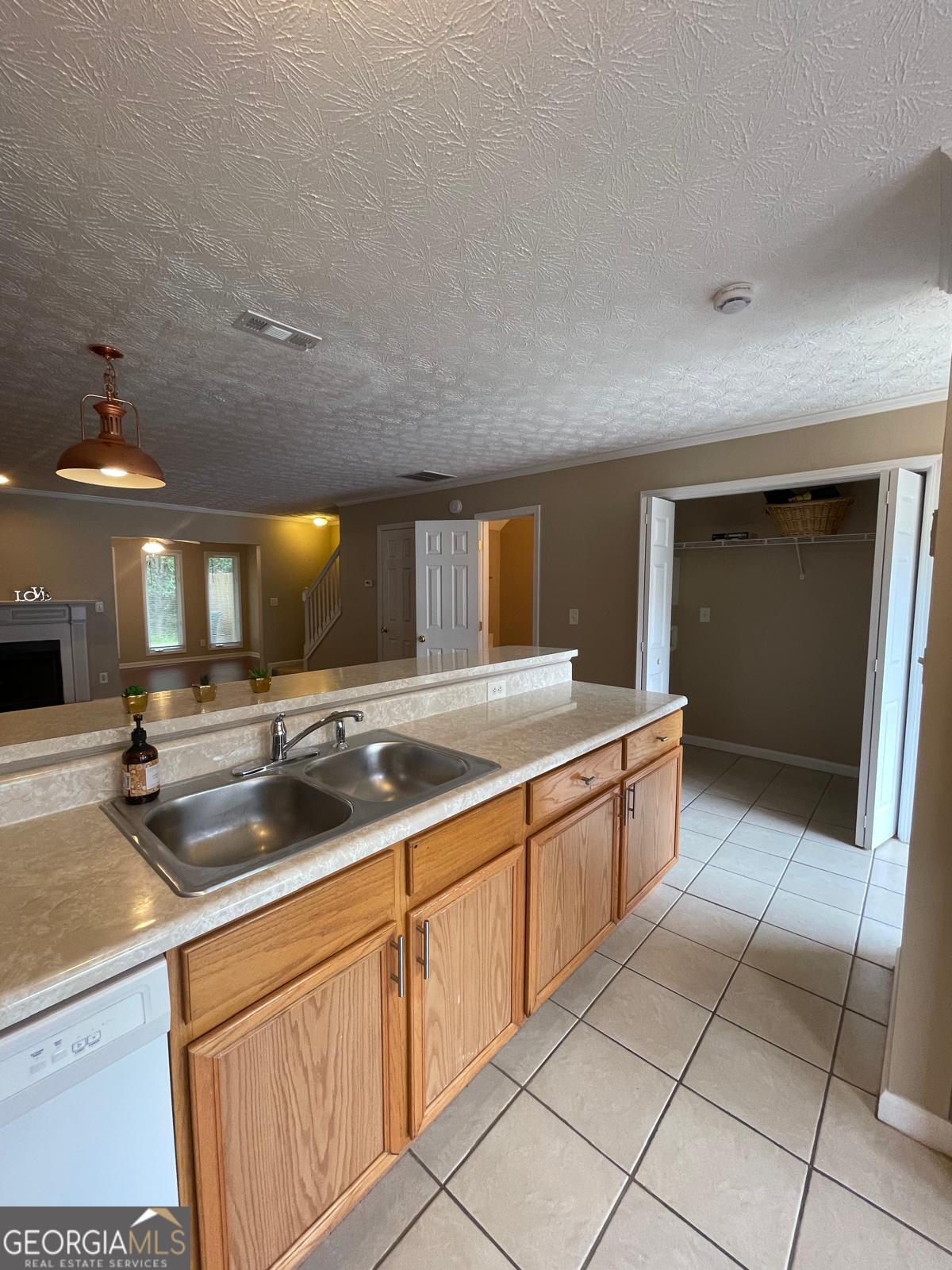 2962 Stonecrest Lane Lithonia, GA 30038 - Photo 2 of 27