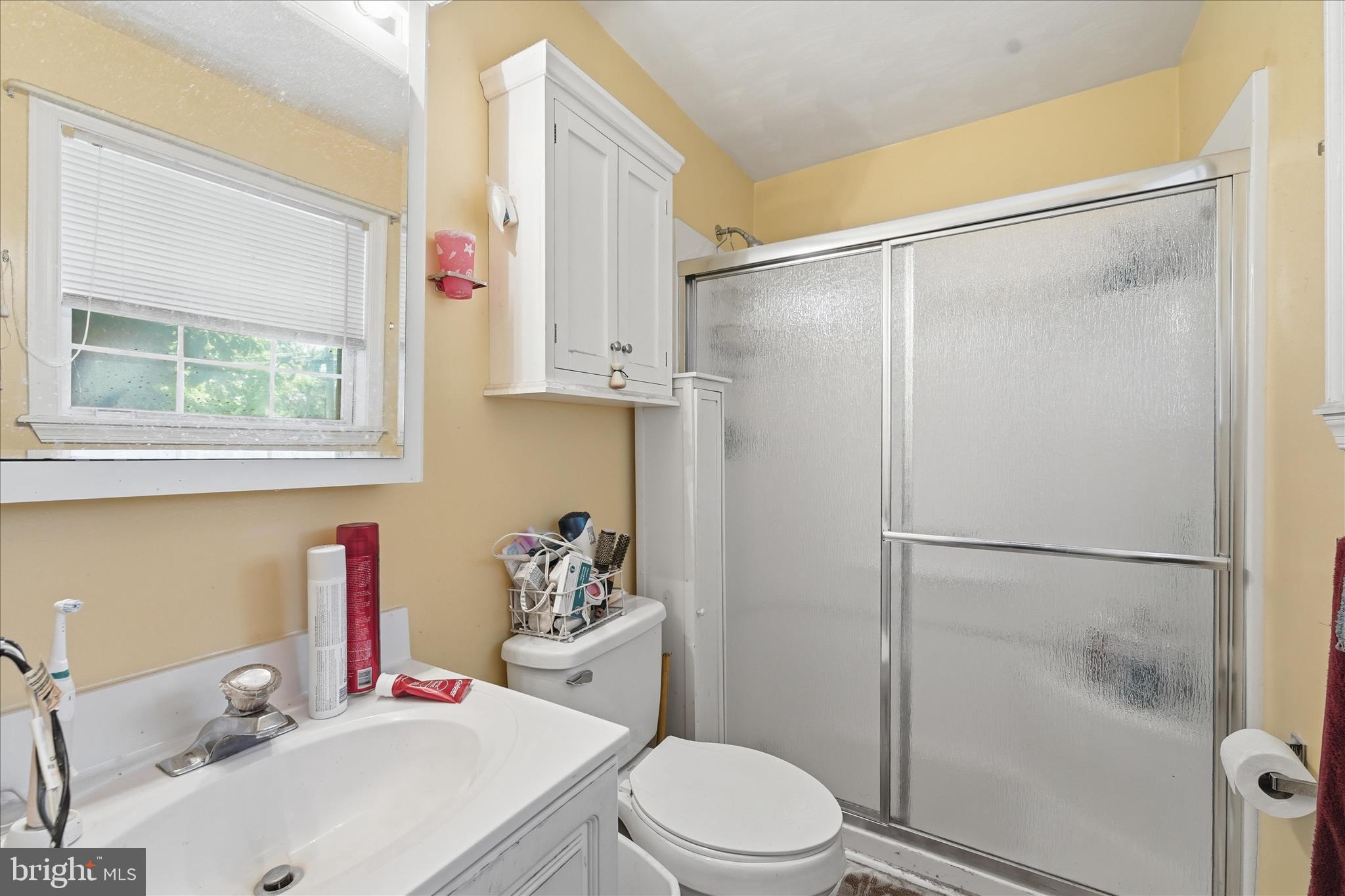 1126 Cobblestone Court Hanover, PA 17331 - Photo 12 of 32 Primary Bathroom