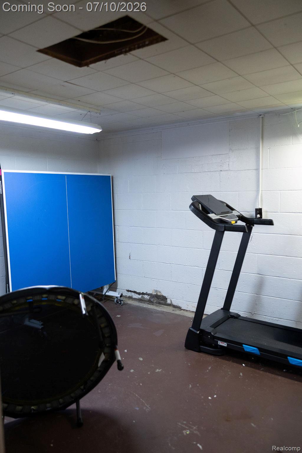 5052 Beecher Road Flint, MI 48532 - Photo 21 of 28 Exercise room