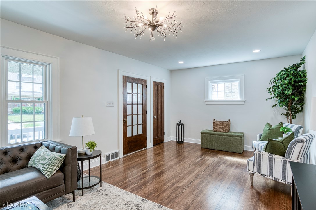 2108 Hampstead Road Cleveland Heights, OH 44118 - Photo 7 of 42 Gallery Image 7