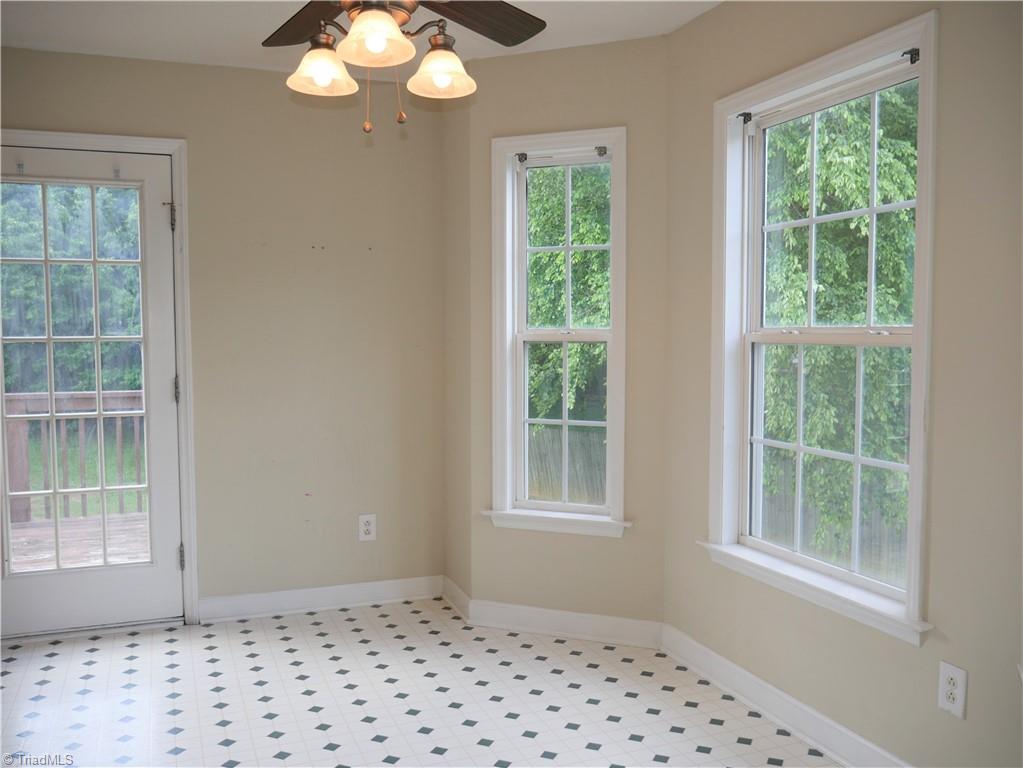 5235 Springhouse Farm Road Winston-Salem, NC 27107 - Photo 9 of 28 Dining Area