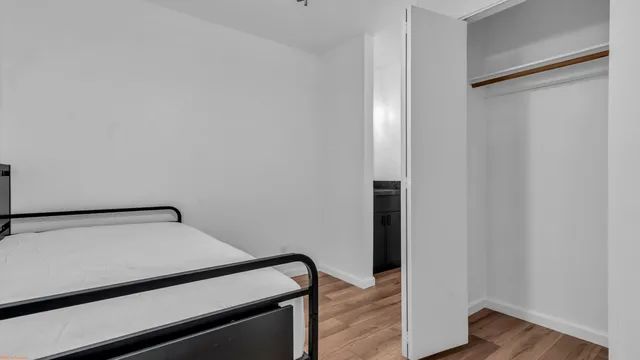 $287,000 | 5300 East Waverly Drive, Unit J14, Palm Springs, CA 92264