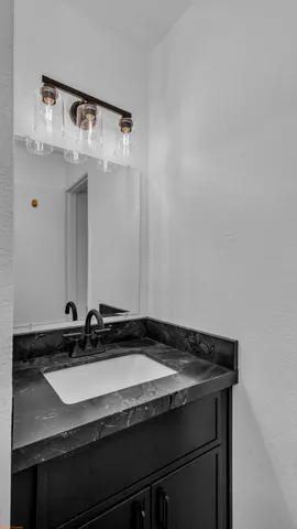 $287,000 | 5300 East Waverly Drive, Unit J14, Palm Springs, CA 92264