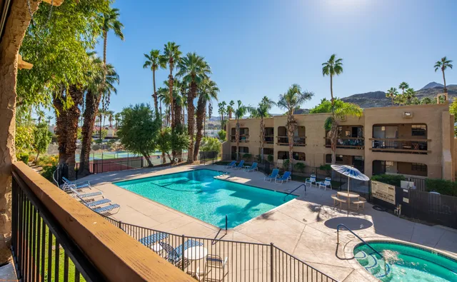 $287,000 | 5300 East Waverly Drive, Unit J14, Palm Springs, CA 92264