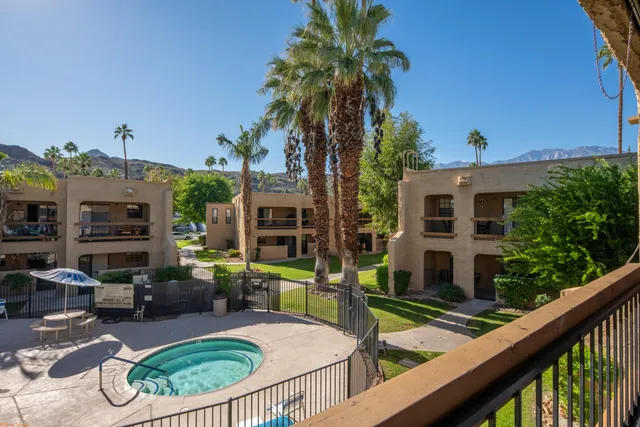 $287,000 | 5300 East Waverly Drive, Unit J14, Palm Springs, CA 92264