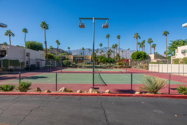 $287,000 | 5300 East Waverly Drive, Unit J14, Palm Springs, CA 92264