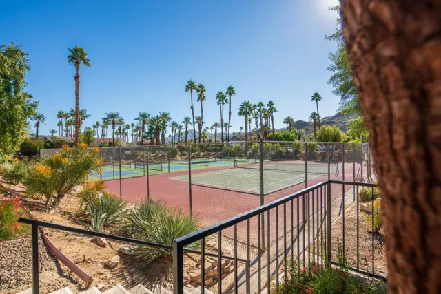 $287,000 | 5300 East Waverly Drive, Unit J14, Palm Springs, CA 92264