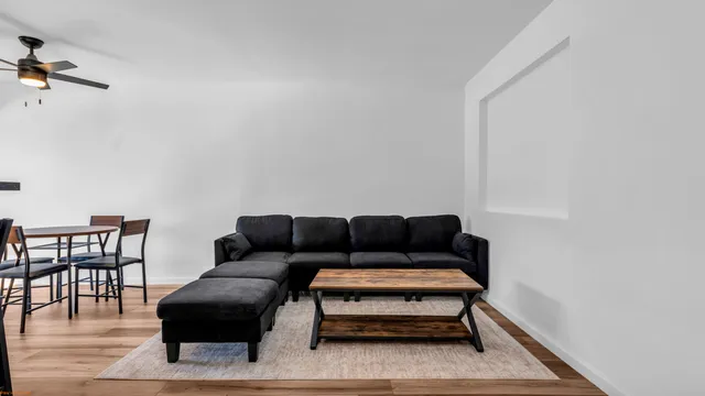 $287,000 | 5300 East Waverly Drive, Unit J14, Palm Springs, CA 92264