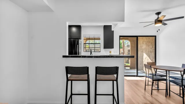 $287,000 | 5300 East Waverly Drive, Unit J14, Palm Springs, CA 92264