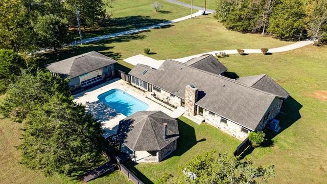 $739,900 | 453 United Circle, Jasper, TN 37347