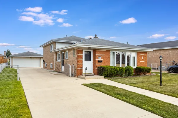 $434,950 | 6117 West 80th Street, Burbank, IL 60459