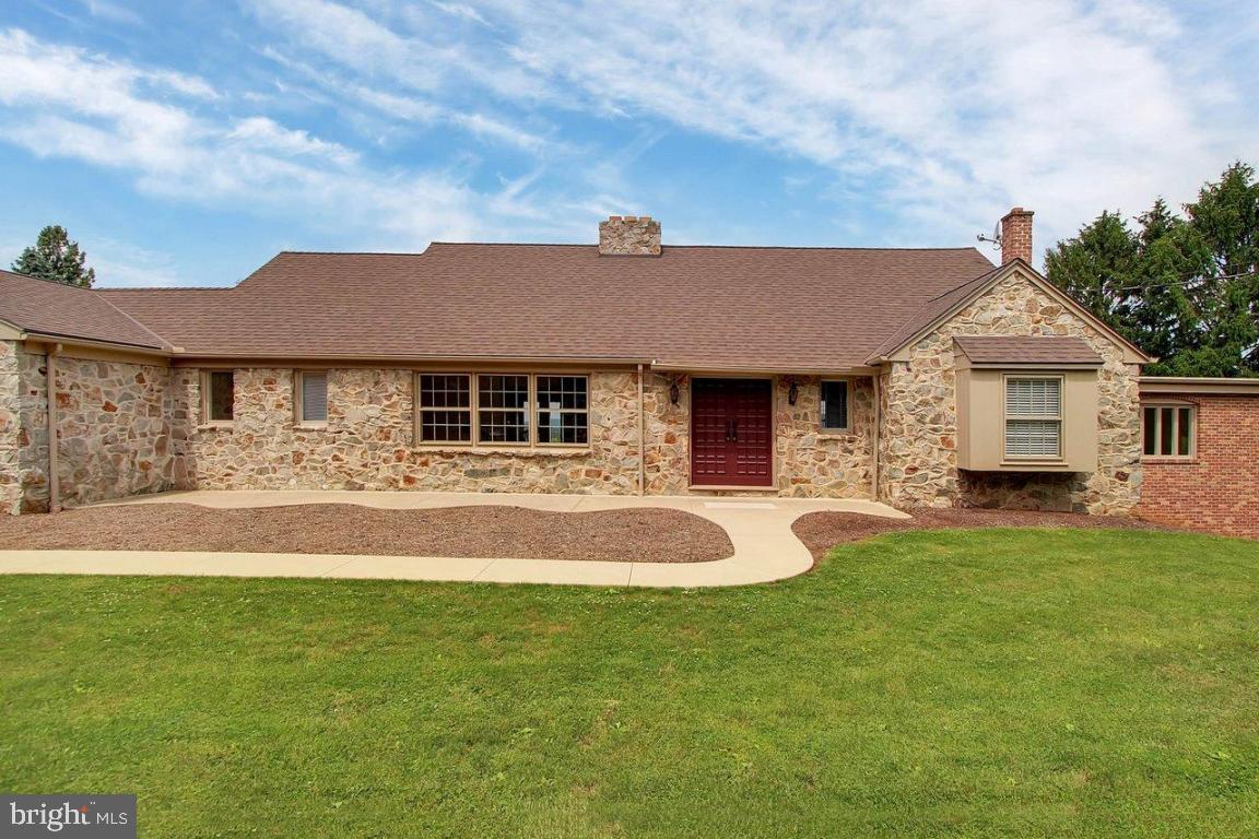 1000 Hillview Road York, PA 17406 - Photo 4 of 37 Gallery Image 4