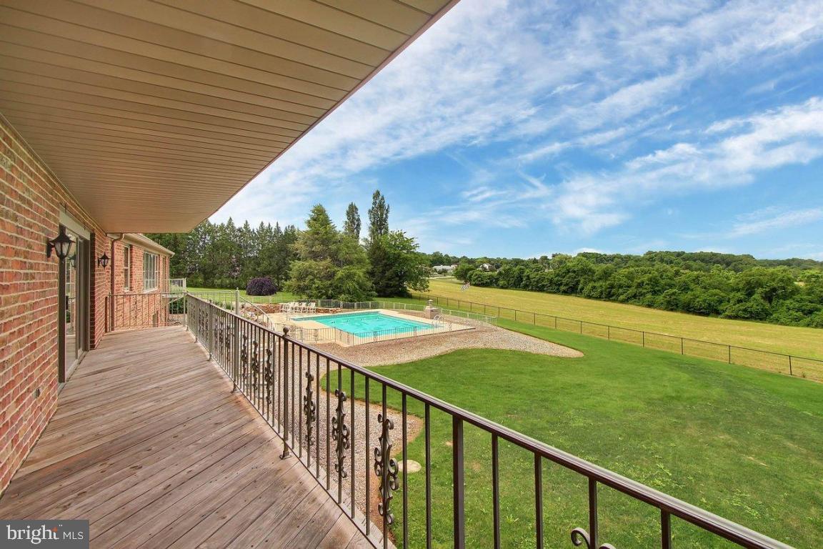 1000 Hillview Road York, PA 17406 - Photo 6 of 37 Gallery Image 6