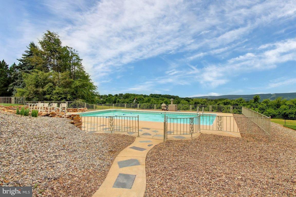 1000 Hillview Road York, PA 17406 - Photo 8 of 37 Gallery Image 8