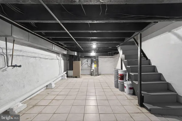a view of utility room
