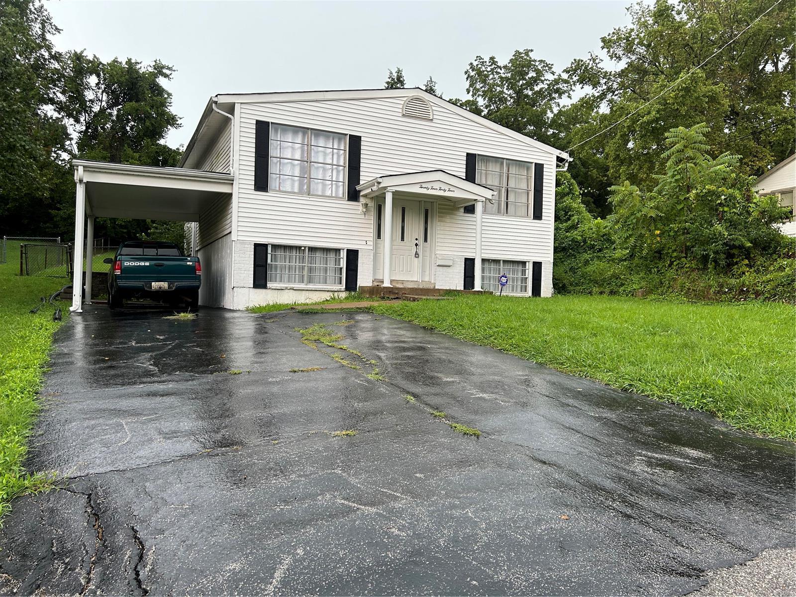 2444 Prouhet Avenue St. Louis, MO 63114 - Photo 1 of 9