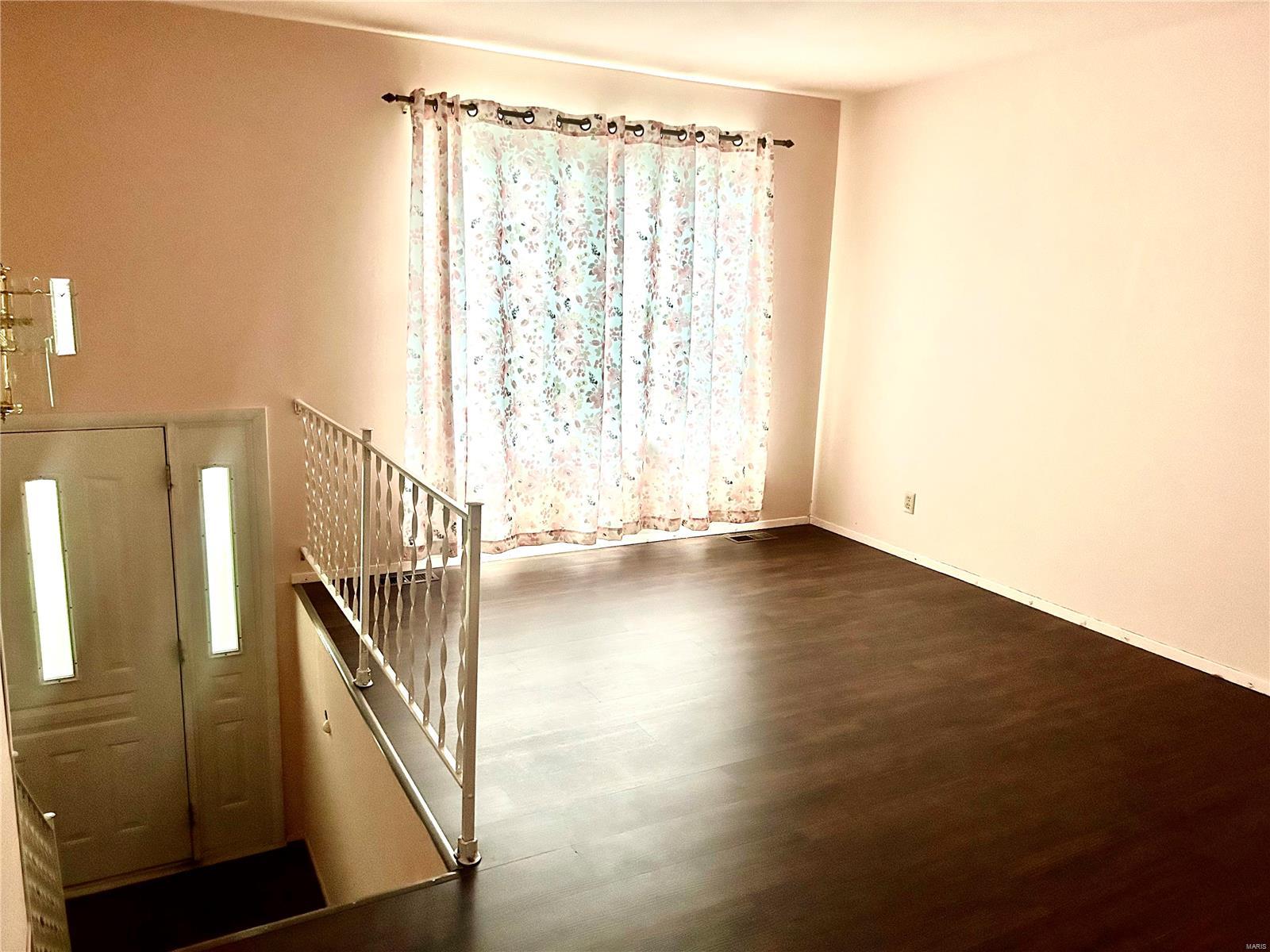 2444 Prouhet Avenue St. Louis, MO 63114 - Photo 3 of 9