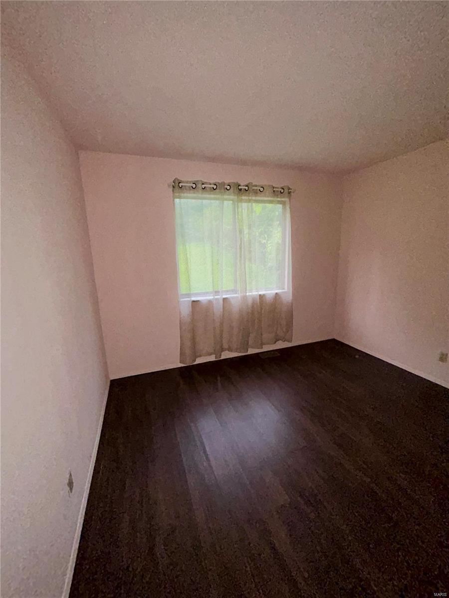 2444 Prouhet Avenue St. Louis, MO 63114 - Photo 6 of 9