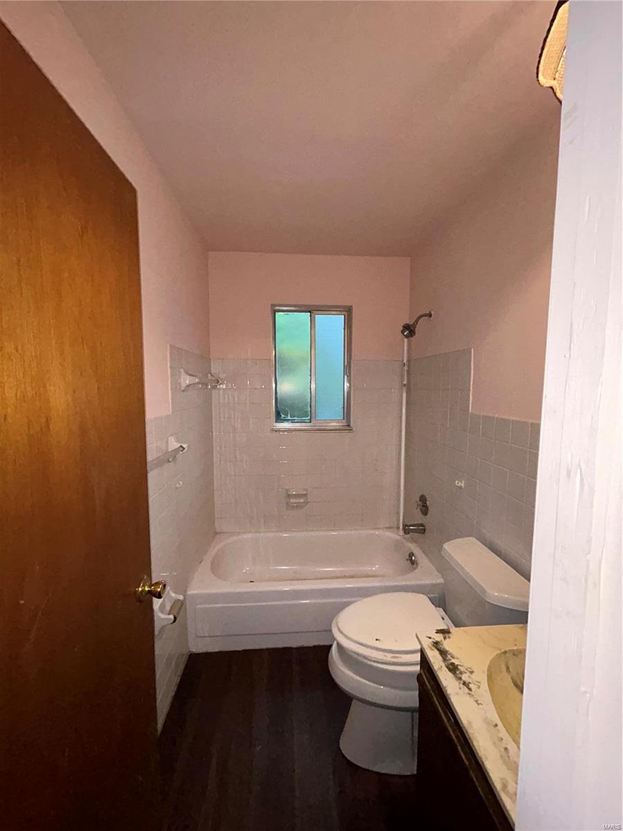 2444 Prouhet Avenue St. Louis, MO 63114 - Photo 8 of 9