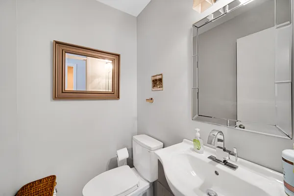 $3,000 | 1416 North Highland Avenue, Arlington Heights, IL 60004