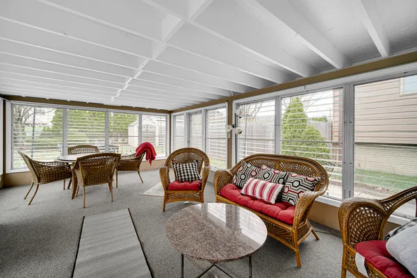 $3,000 | 1416 North Highland Avenue, Arlington Heights, IL 60004