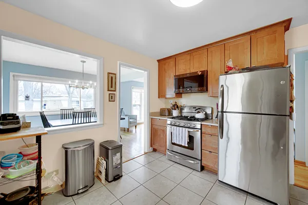 $3,000 | 1416 North Highland Avenue, Arlington Heights, IL 60004