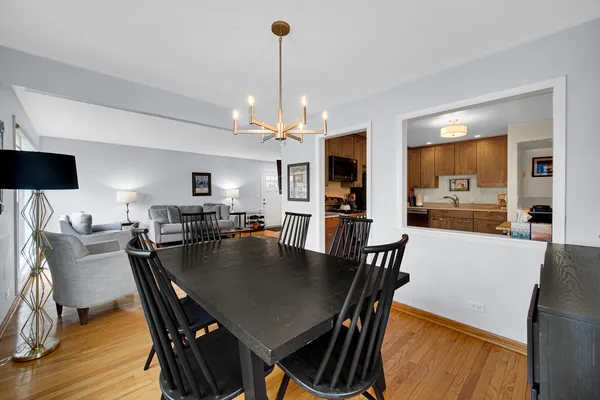 $3,000 | 1416 North Highland Avenue, Arlington Heights, IL 60004