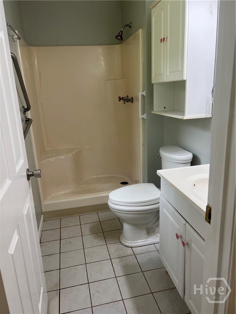 737 Beaverdam Road Winterville, GA 30683 - Photo 6 of 14 Main shower