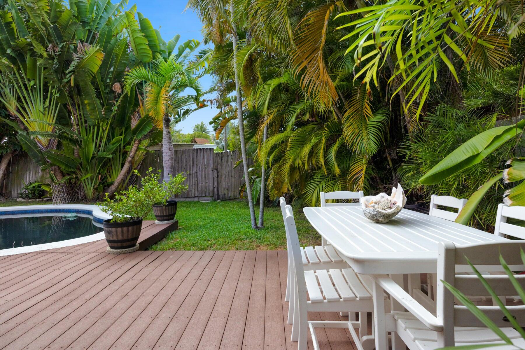 1510 18th Street Key West, FL 33040 - Photo 31 of 42 Patio