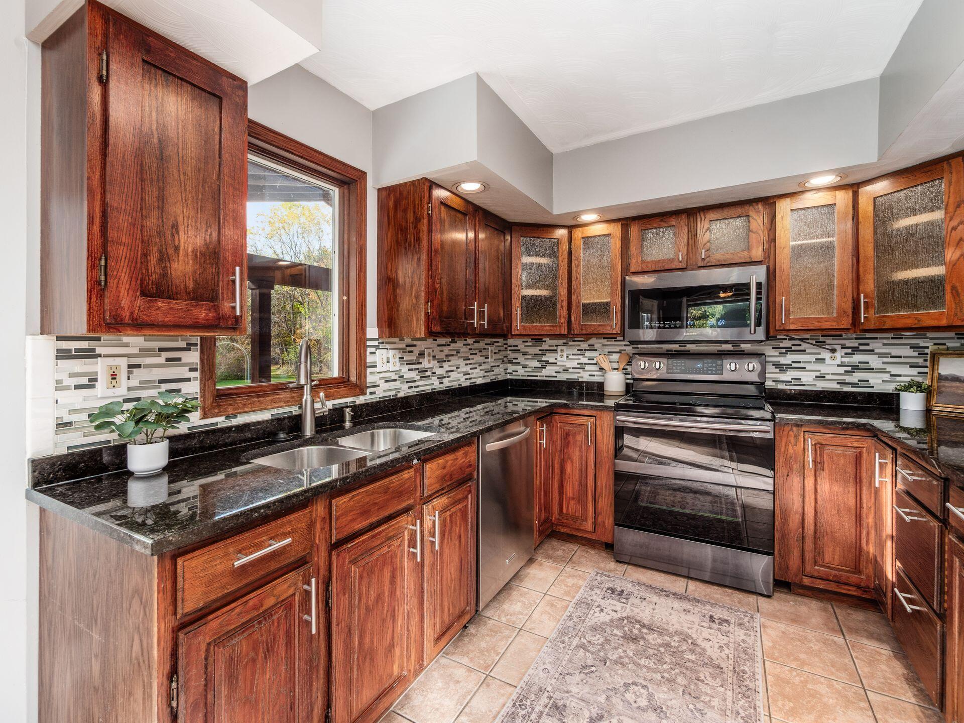 4980 Red Bank Road Galena, OH 43021 - Photo 16 of 83 Kitchen