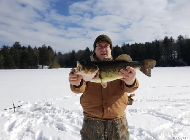 a picture of a table and chairs in the patio