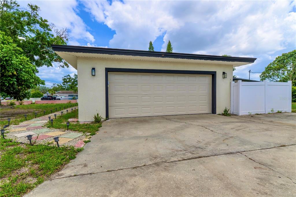 800 South Keene Road Clearwater, FL 33756 - Photo 4 of 42