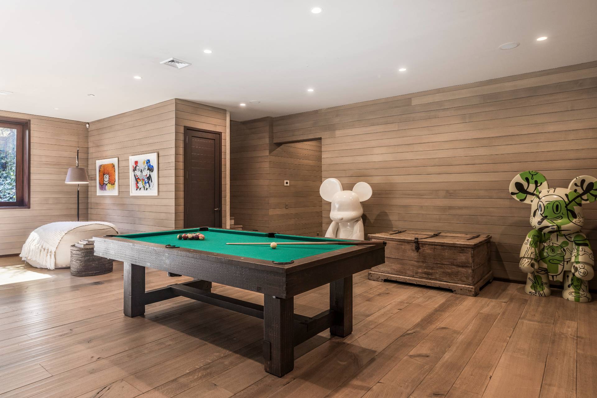 54 Hedges Banks Drive East Hampton, NY 11937 - Photo 21 of 24 a room with furniture and wooden floor