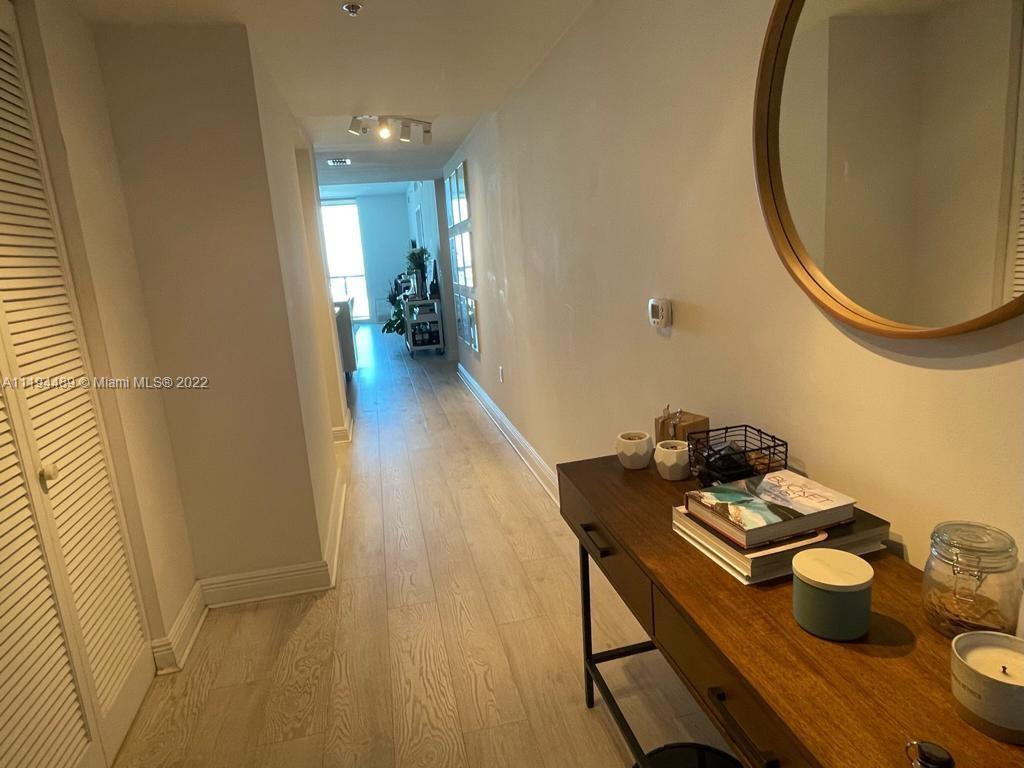 185 Southwest 7th Street, Unit 2703 Miami, FL 33130 - Photo 15 of 16