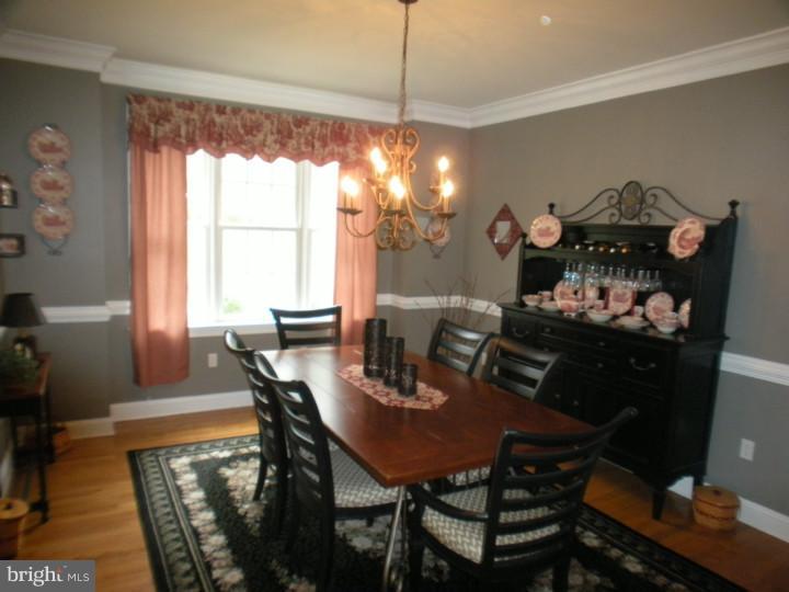375 Raubsville Road Easton, PA 18042 - Photo 10 of 25 Dining Room