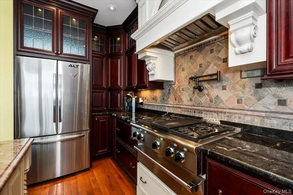 $1,199,000 | 1137 Northern Boulevard, Baldwin Harbor, NY 11510