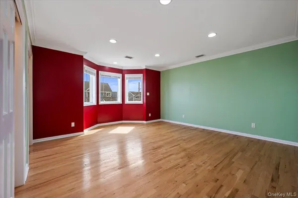 $1,199,000 | 1137 Northern Boulevard, Baldwin Harbor, NY 11510