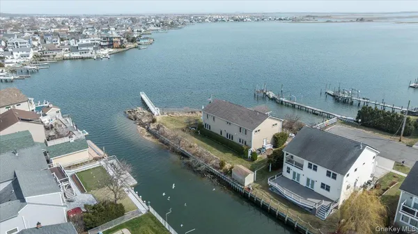 $1,199,000 | 1137 Northern Boulevard, Baldwin Harbor, NY 11510