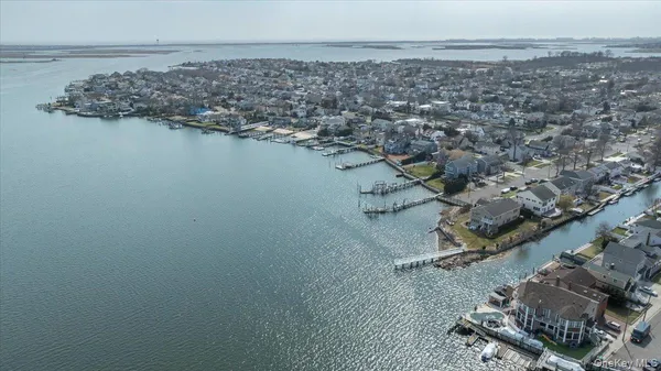 $1,199,000 | 1137 Northern Boulevard, Baldwin Harbor, NY 11510