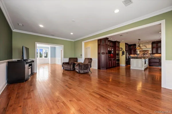 $1,199,000 | 1137 Northern Boulevard, Baldwin Harbor, NY 11510