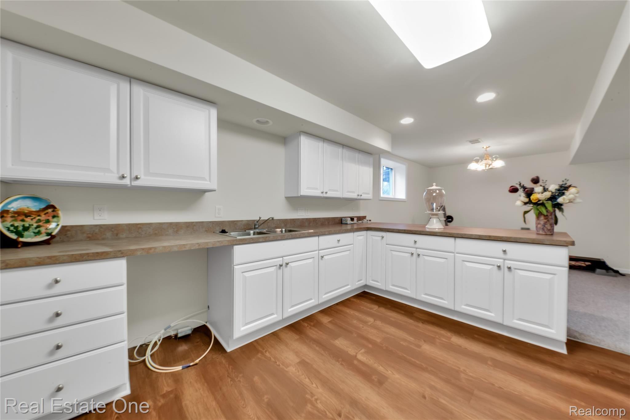 4060 Plum Lane Rochester, MI 48306 - Photo 23 of 35 BASEMENT KITCHEN.jpg