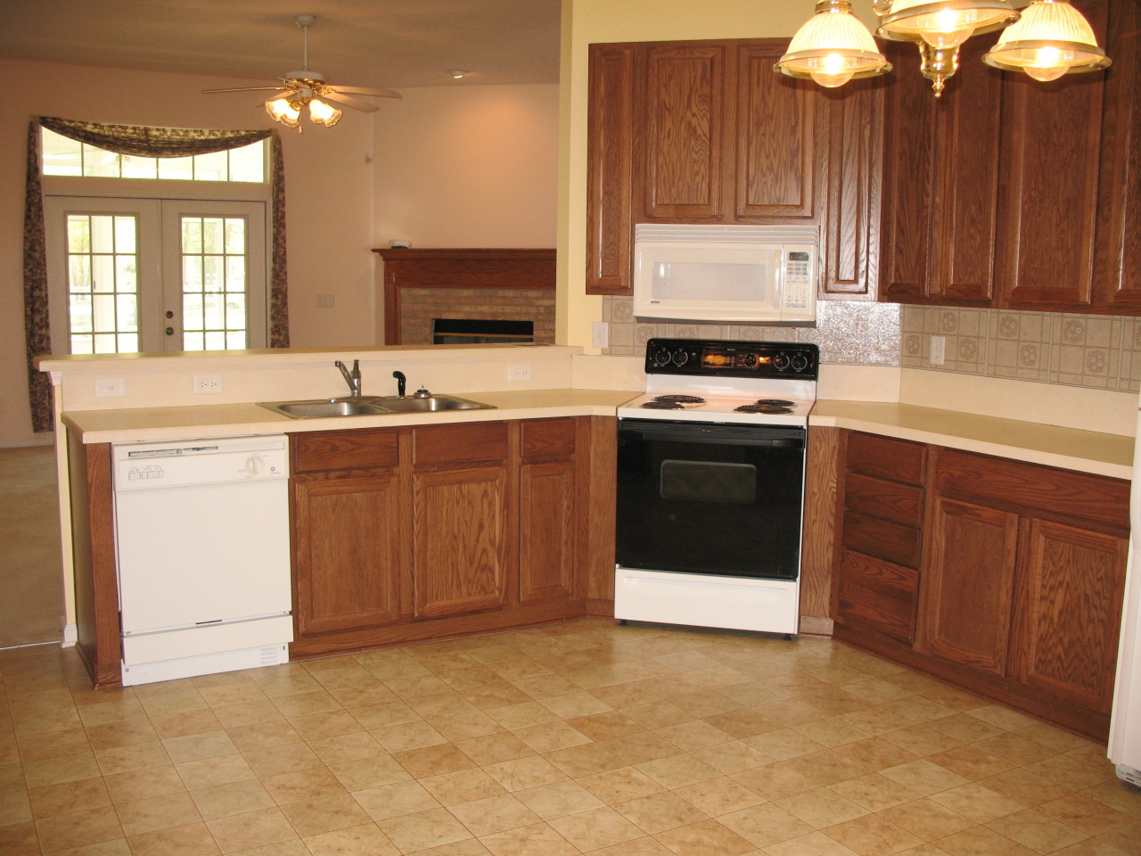 10325 Ford Road Bryceville, FL 32009 - Photo 6 of 16 Large Open Kitchen