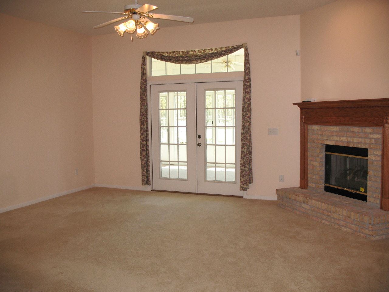 10325 Ford Road Bryceville, FL 32009 - Photo 8 of 16 Family Room
