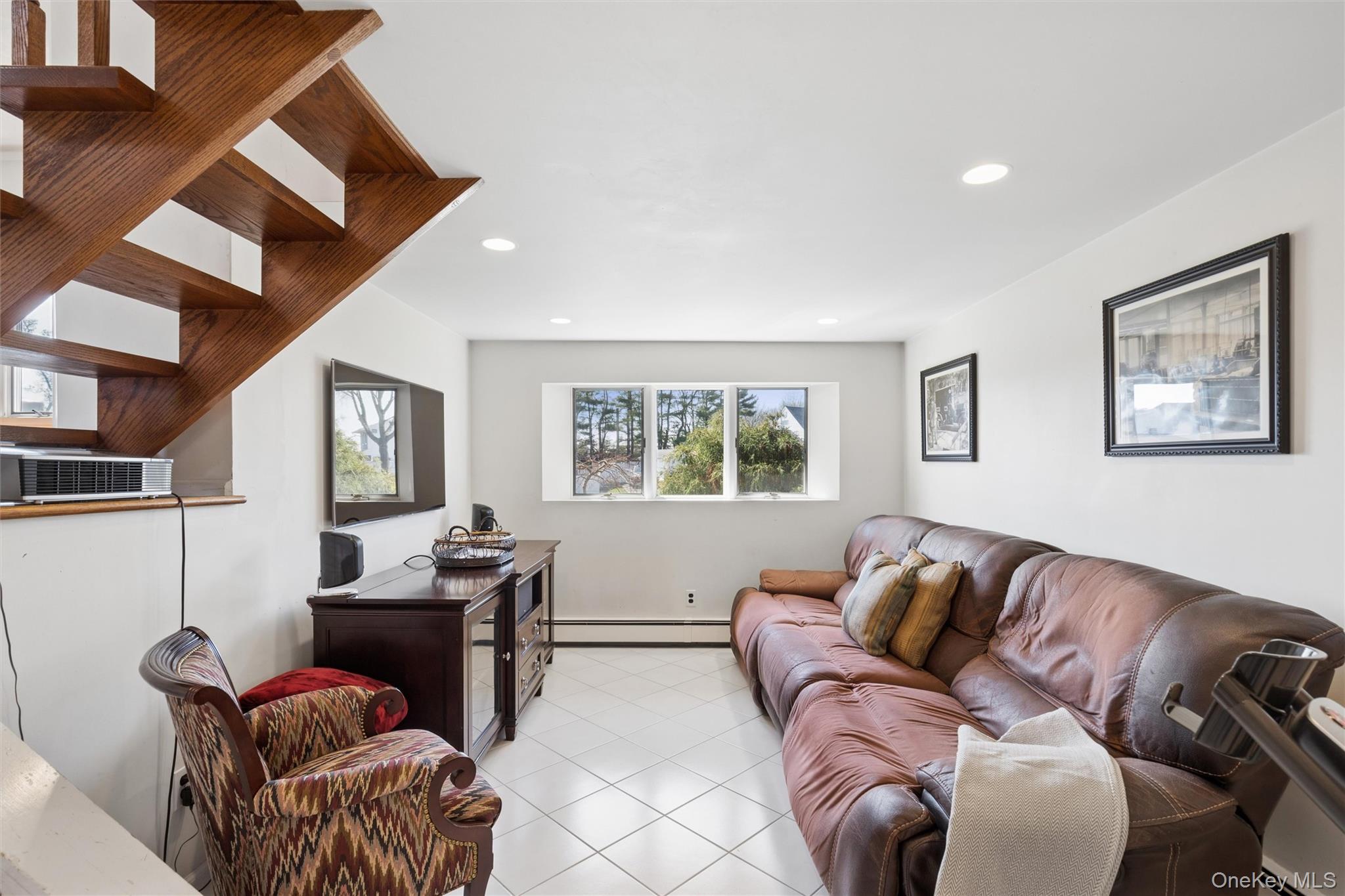 48 Roxbury Drive Commack, NY 11725 - Photo 14 of 20