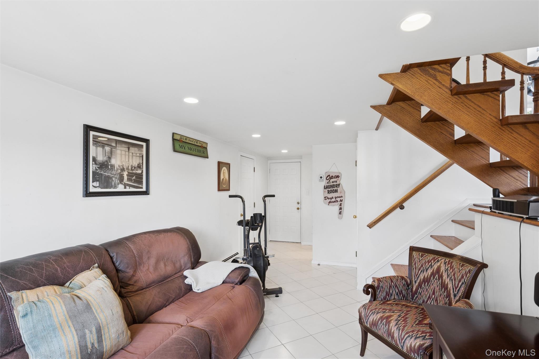 48 Roxbury Drive Commack, NY 11725 - Photo 15 of 20