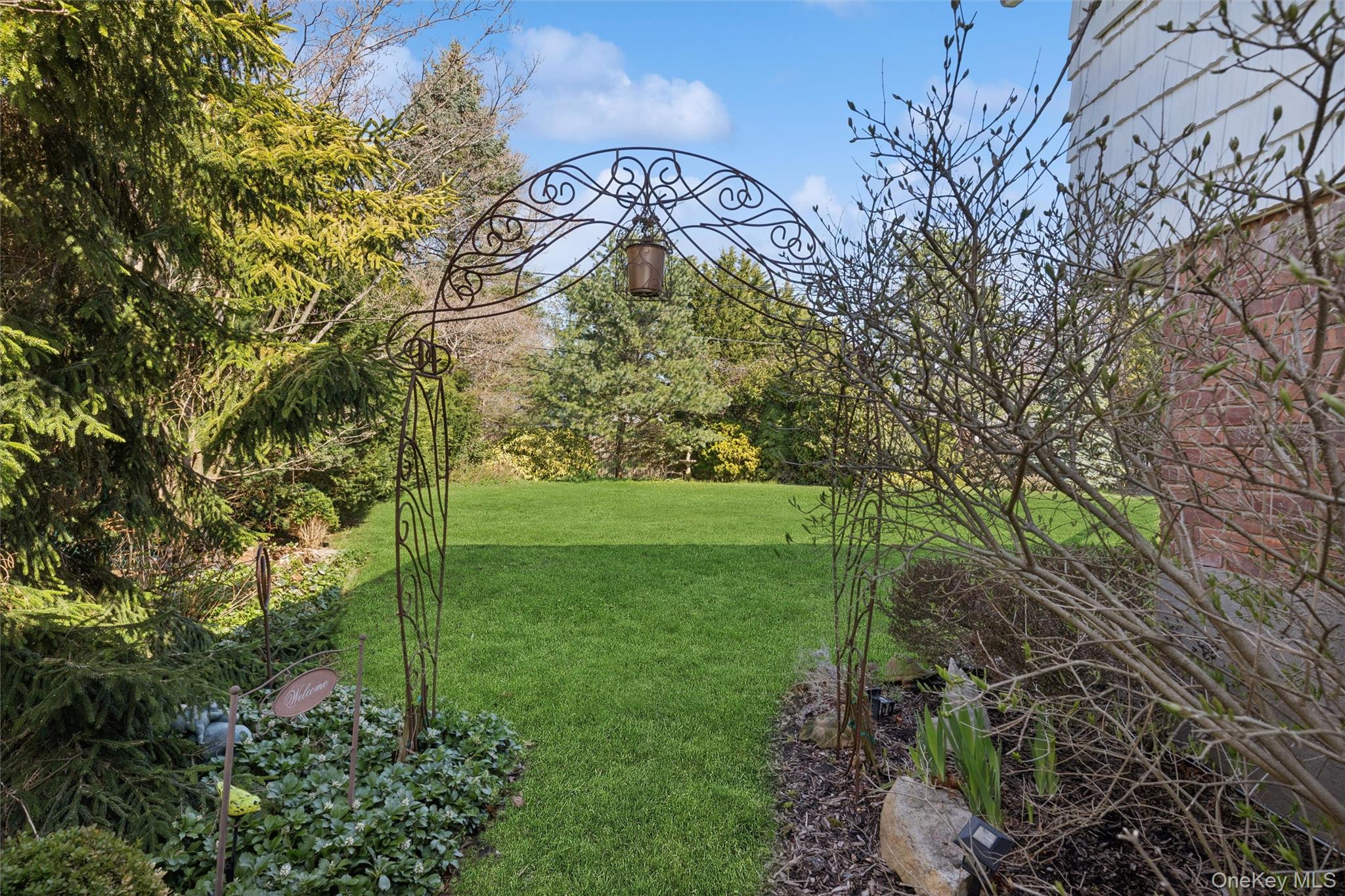 48 Roxbury Drive Commack, NY 11725 - Photo 17 of 20